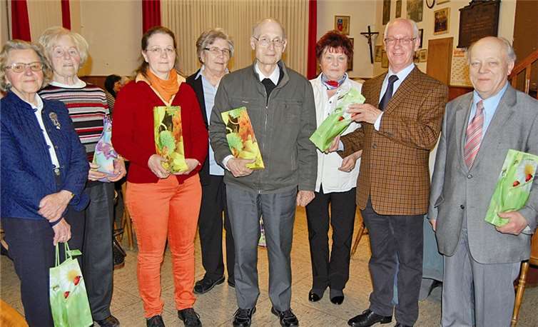 Die treuesten Proben-Besucherinnen wurden geehrt.FA