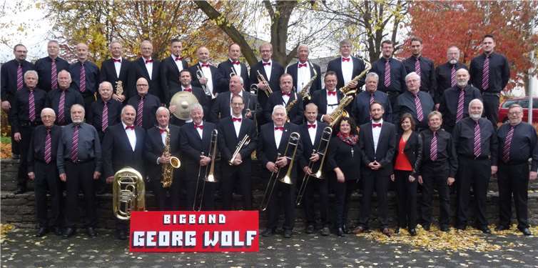 Die über 40 Sänger und Musiker nehmen die Gäste mit auf eine vielseitige musikalische Reise.privat