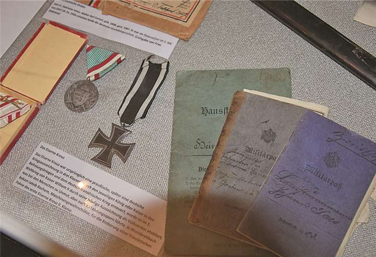 Die unterschiedlichsten Leihgaben stellten die Bürger aus Rheinbreitbach und Umgebung für die Ausstellung zur Verfügung.