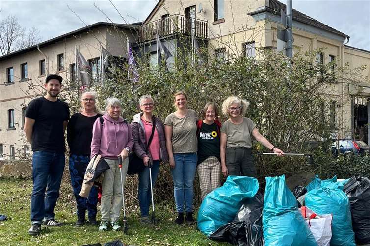 Die vielen Müllsäcke passten gar nicht alle auf das Foto. Foto: privat