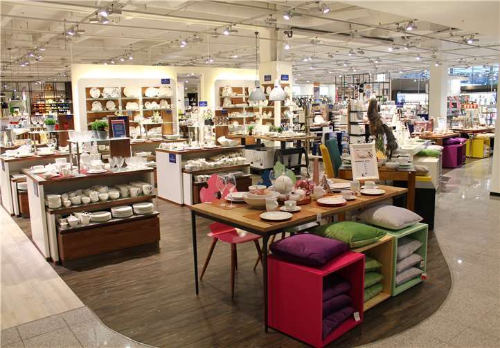 Die vielfältige Haushaltswarenabteilung im Porta-Einrichtungshaus.Porta Möbel