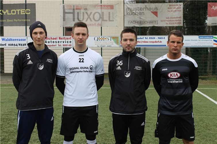 Die vier Neuzugänge der SG Ellingen: von links Philip Drees (EGC Wirges A-Jugend), Mirco Anhäuser (SV Rengsdorf), Marc-Fabian Becker (SG Betzdorf) und Dennis Loose (SV Melsbach).LS