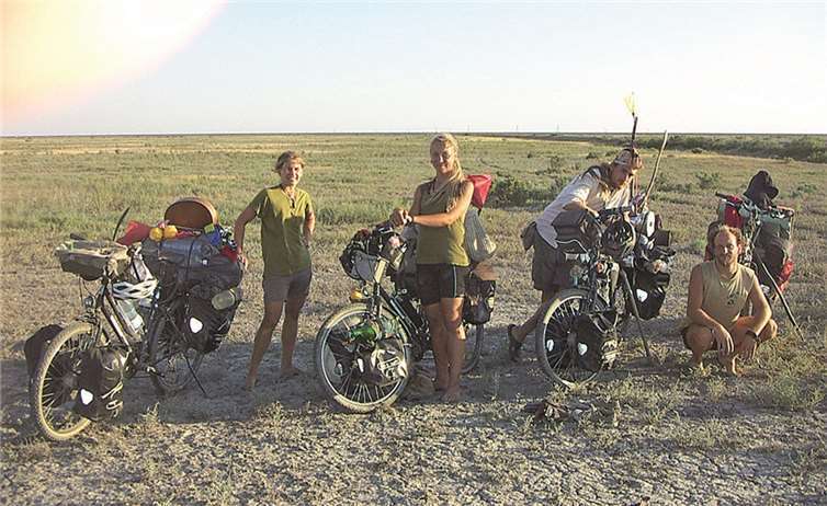 Die vier jungen Leute berichten von ihren Erlebnissen. privat