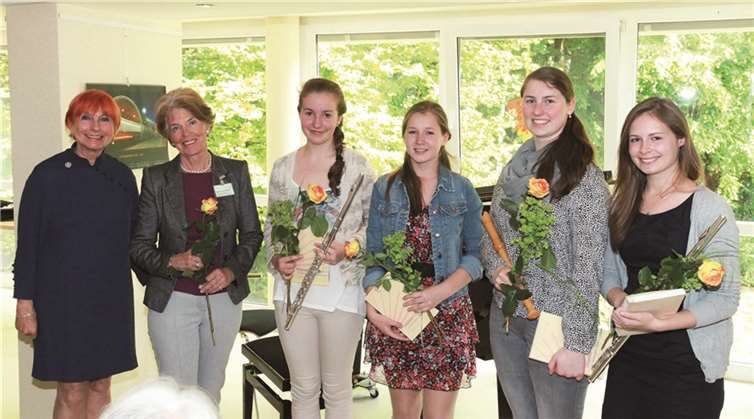 Die vier jungen Musikerinnen wurden bereits bei „Jugend musiziert“ ausgezeichnet.privat