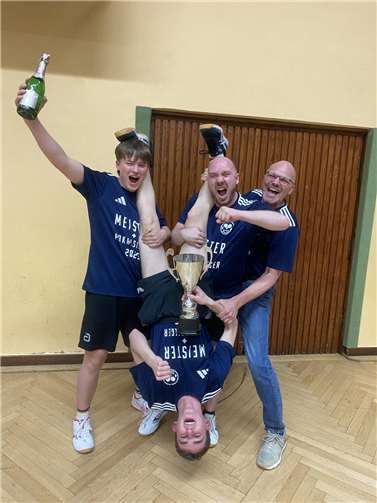 Die vierte Herrenmannschaft der SG Sinzig/Ehlingen hat eine Saison hingelegt, die in vielerlei Hinsicht außergewöhnlich war. Mit 17 Siegen aus 18 Spielen dominierte das Team die Kreisliga nach Belieben und sicherte sich am Ende hochverdient den Meistertitel. Foto: privat