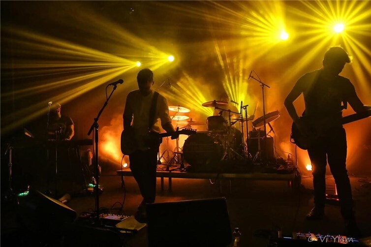 Die volle Intensität und Emotion eines Muse-Konzerts bringt die belgische Band „Symmetry“ in die Deichstadt.