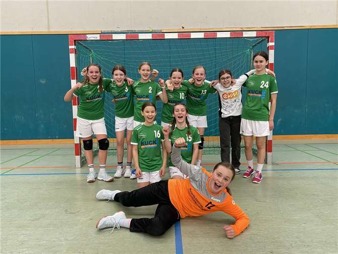 wD1 spielte Final-Four Die weibliche D1-Jugend des TuS Grün-Weiß Mendig ist stolz, eins der vier besten Teams im Rheinland zu sein. Foto: privat