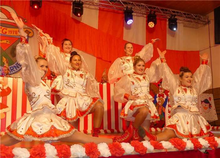 Die weißen Funken begeisterten mit einer tollen Tanzdarbietung.