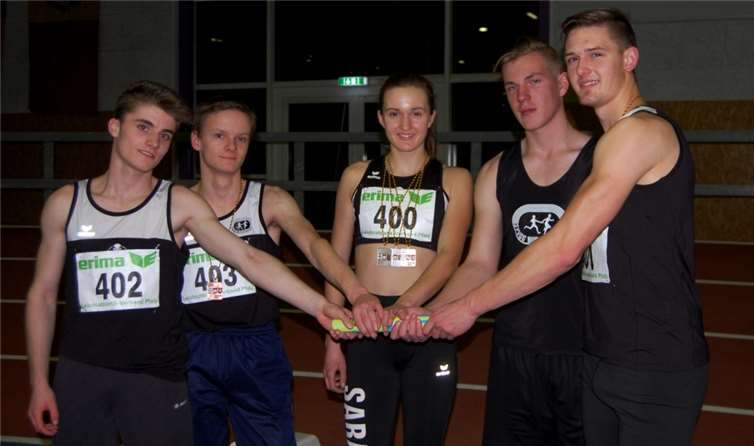 Die wie immer kleine und wie immer erfolgreiche Burgbrohler Leichtathletik-Mannschaft (von links): Patrick Heimerl, Johannes Pollitt, Sarah Gilles, Dennis van der Heusen und Simon Gilles.privat