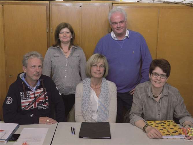 Die wiedergewählten Vorstandsmitglieder (Untere Reihe, v.l.n.r.): Karsten Bierbrauer, Bea Danko, Ria Lindner; (Obere Reihe, v.l.n.r.): Hannelore Küpper und Gregor Klein.Wolfgang Lingen