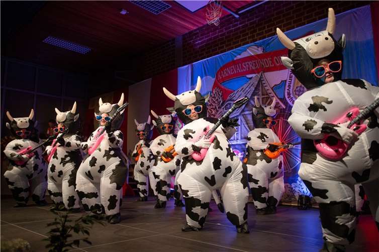 Die wilden Kerle ließen die „ Kuh fliegen“.