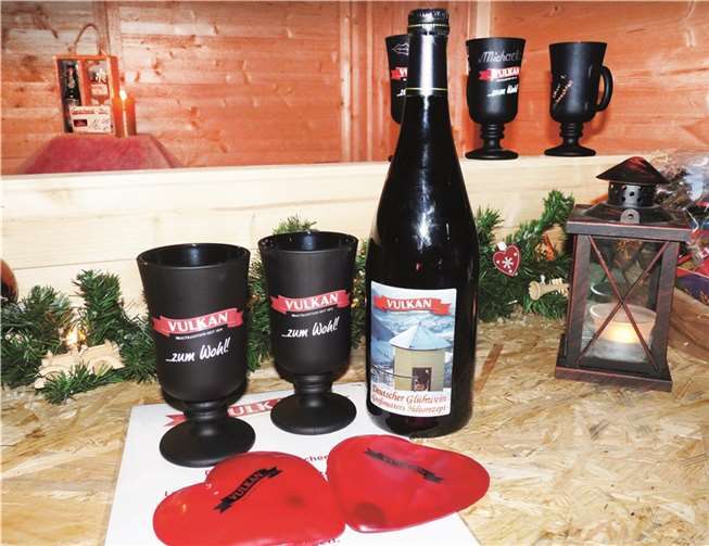 Die zahlreichen Besucher zeigten sich von den originellen Geschenkideen besonders angetan.