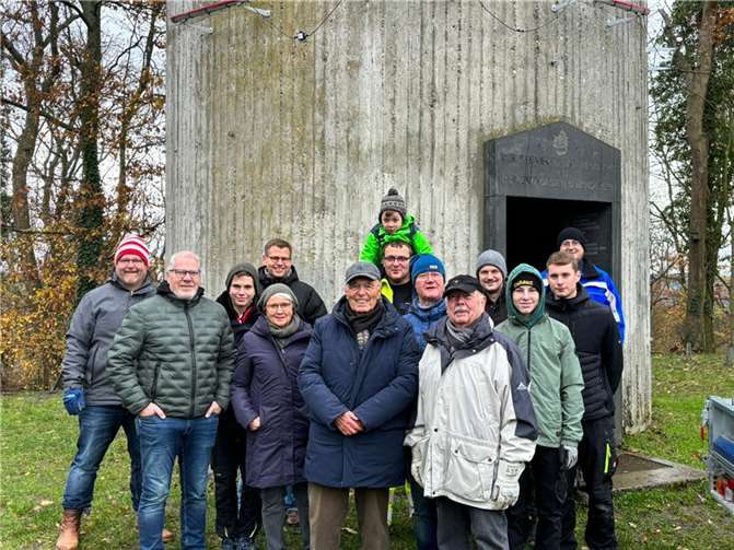 Die zahlreichen Helfer.  Foto: privat