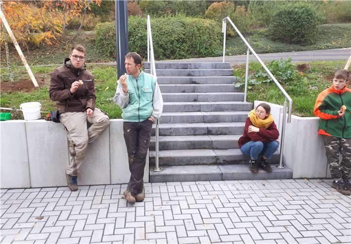 Die zahlreichen Helfer hatten sich ihre kleine Pause redlich verdient.