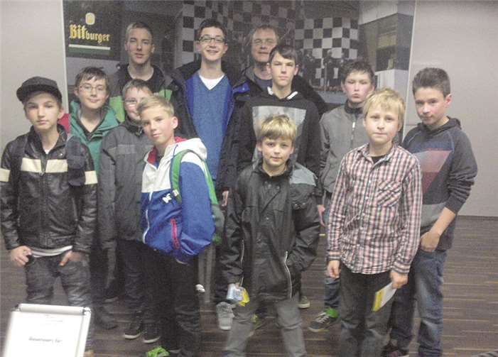 Die zehn Jungs lieferten sich spannende Rennen auf der Kerpener Kartbahn.privat