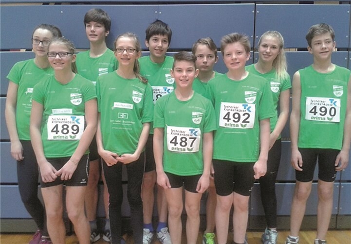 Die zehn jungen Athletinnen und Athleten, mit denen die TuS Roland Brey bei den Rheinland-Hallenmeisterschaften vertreten war. privat