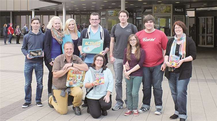 Die zehnköpfige Gruppe vor der Spielemesse in Essen.privat