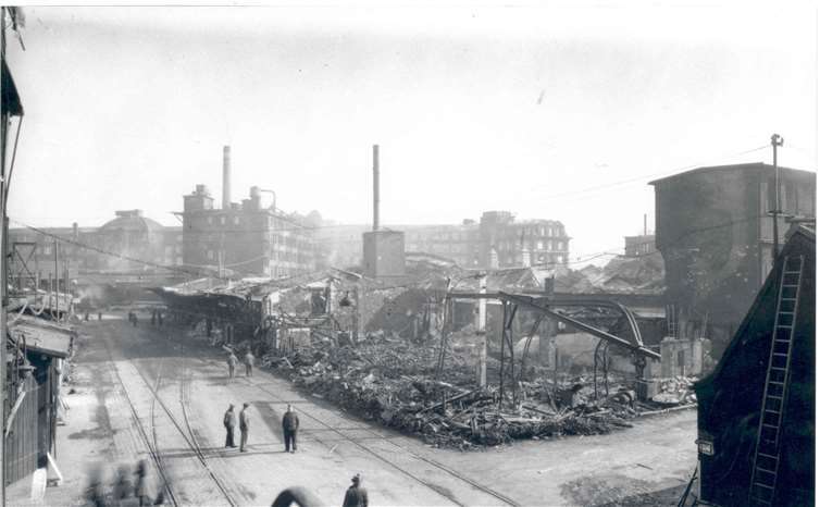 Die zerstörte Produktionsanlagen der Firma Robert Bosch AG nacheinem Bombenangriff auf das Werk in (Stuttgart-)Feuerbach am21. Februar 1944 Foto: Unternehmensarchiv der Robert Bosch GmbH
