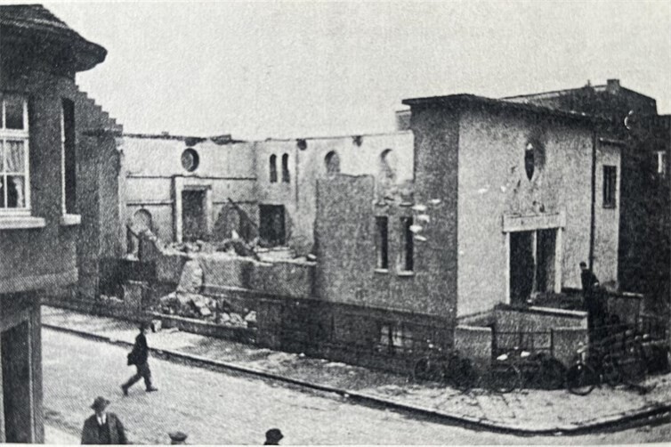 Die zerstörte Synagoge in Andernach nach dem Novemberpogrom 1938.