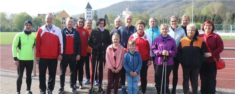 Die zufriedenen Teilnehmer beim Run-up der TGO im Frühjahr im Rhein-Lahn-Stadion. Foto: privat