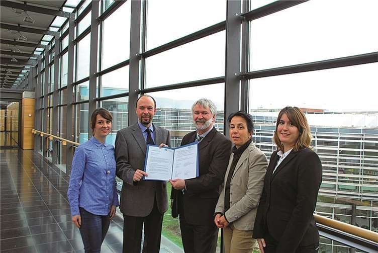 Die zukünftige engere Zusammenarbeit zwischen dem RheinAhrCampus und der Robert-Koch-Schule in Linz wurde mit einem Vertrag verfestigt. Privat