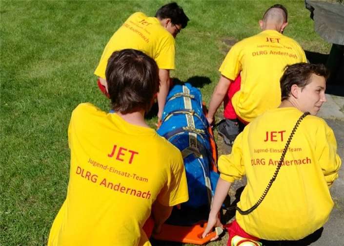 Die zukünftigen Wasserretter sind mit den gelben T-Shirts während ihrer Ausbildung nicht zu übersehen. Privat