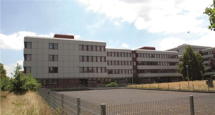 Die zur Heerstraße hin gelegenen viergeschossigen Gebäude sollen zunächst vermietet werden