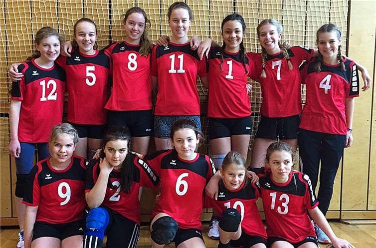 Die zweite Damenmannschaft trat in neuen Trikots auf.privat