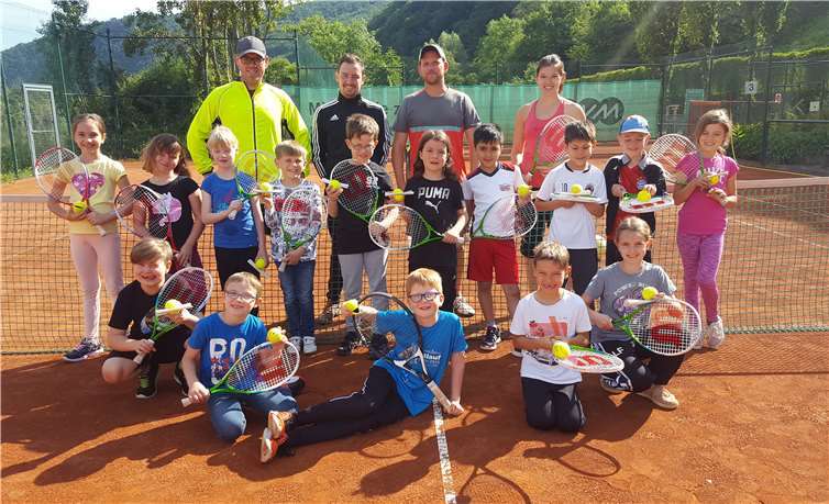 Die zweite Klasse der Grundschule Oberfell.