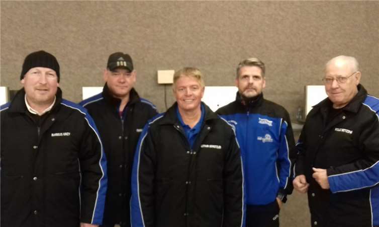 Die zweite Mannschaft mit Markus Frey, Frank Beu, Lothar Schnitzler, Ralf Breuer und Willi Betzing. privat