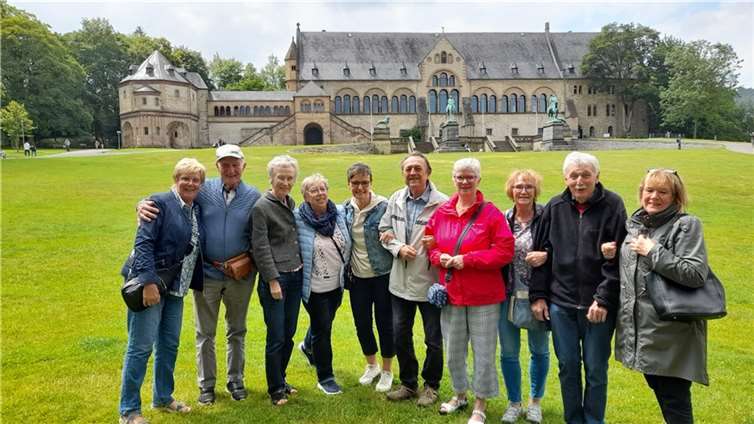 Die zwölf Teilnehmer lernten die Kaiserstadt mit ihrem harztypischen Fachwerkcharme näher kennen. Foto: Wolfgang Proft, Ski-Club Remagen e.V