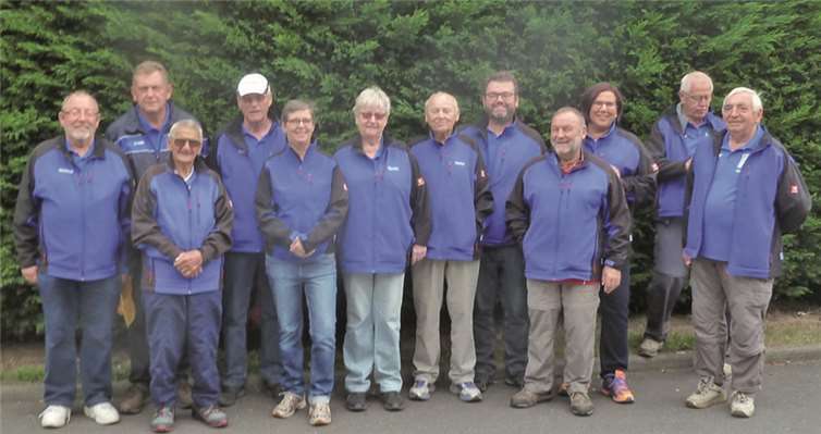 Die zwölfköpfige Delegation der Boule-Abteilung des TV Weißenthurm. privat