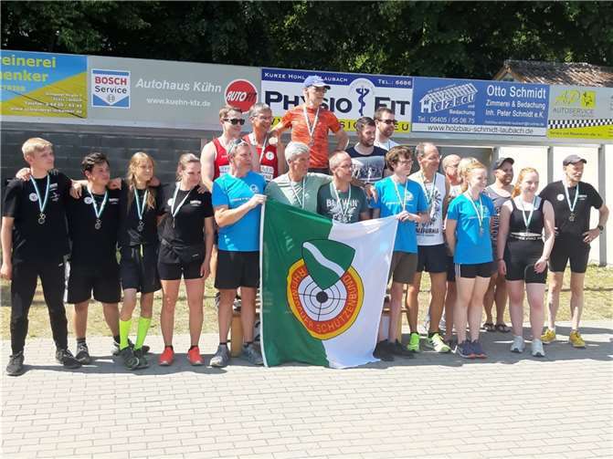 DieMedailengewinner der LM, die BSCler links. Foto: Claudia Metz-Schmitt