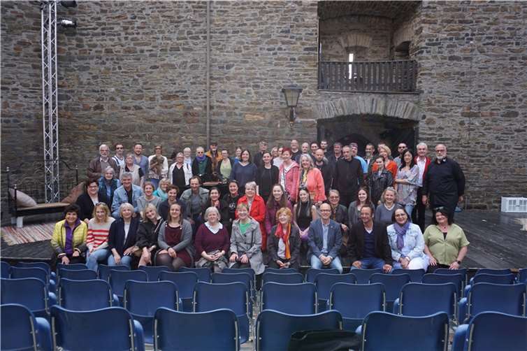 Dies diesjährige Ensemble startet in die Proben.  Foto: Jacqueline Blang / Stadt Mayen