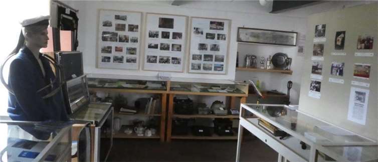 Diese Ausstellung präsentiert anhand von Fotos, Dokumenten, Vereinsinsignien sowohl aktive als auch inzwischen aufgelöste Musikvereine aus Leutesdorf. Foto: privat