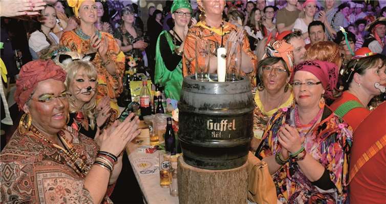 Diese Damen feierten mit eigenem Pittermännchen.