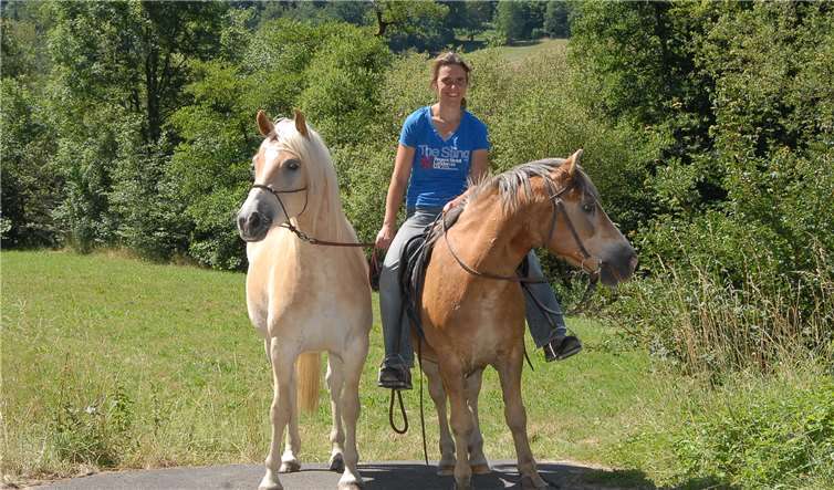 Diese Drei durften nicht auf die Strecke, obwohl auch „autofrei“. Ungehindert durch Autos querten sie die Straße.