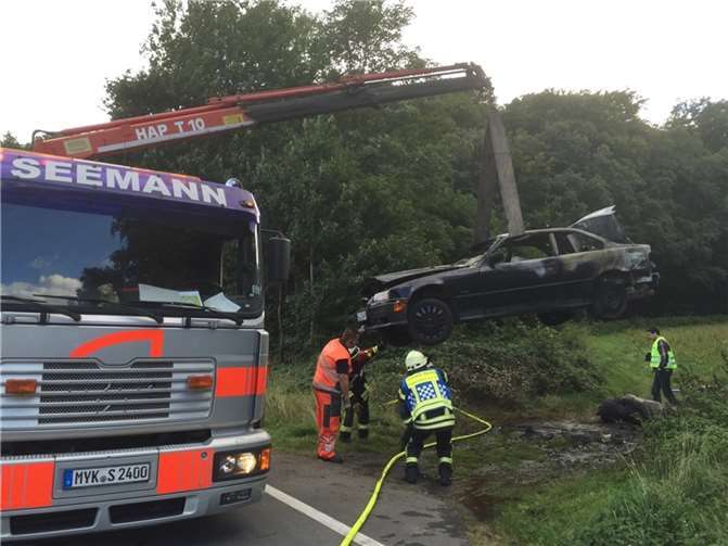 Diese Fahrt am Sonntag werden Fahrer und Beifahrer dieses Autos wohl nicht so schnell vergessen. Foto: privat