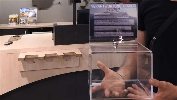 Diese Geldboxen werden ab sofort an allen Kassen der Filialen von Intersport Krumholz positioniert sein.