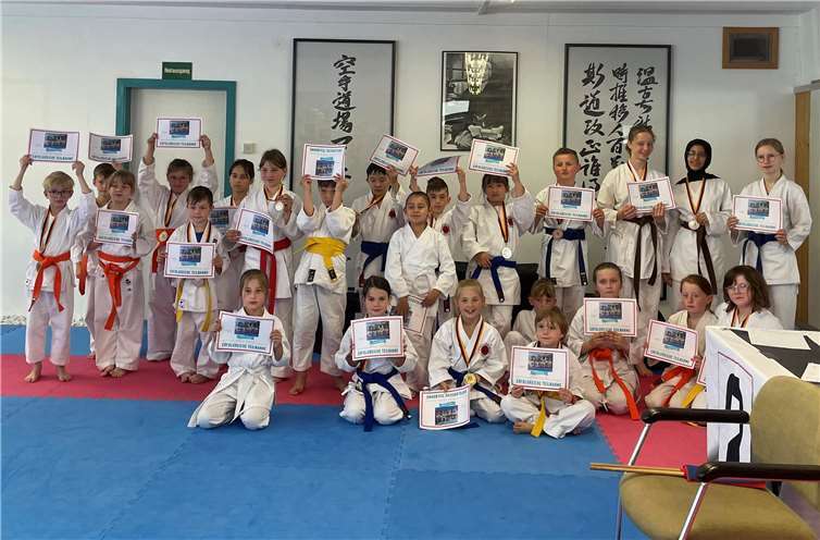 Diese Nachwuchstalente zeigten beim Karate-Turnier in Mendig ihr Können.  Foto: privat