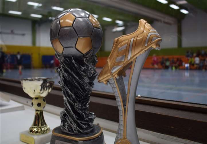 Diese Pokal kann man gewinnen. privat