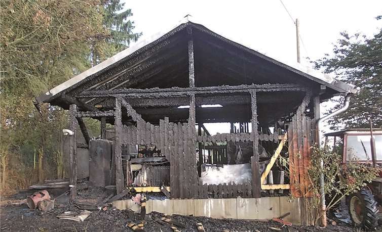 Diese Scheune in Pomster wurde ein Raub der Flammen. Privat