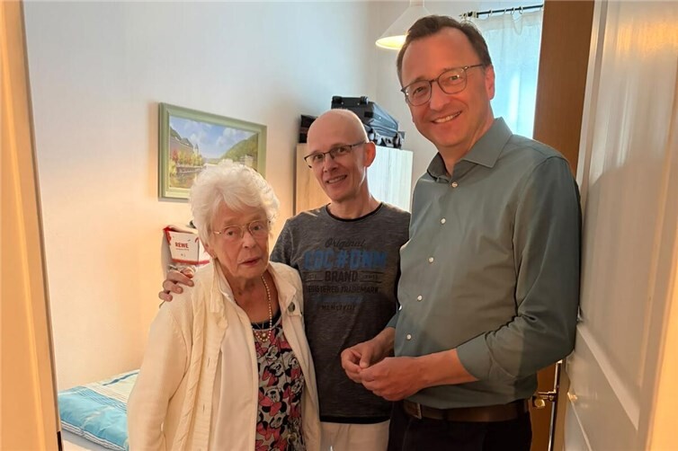 Diese Seniorin kennt „den Herrn Oster“ noch gut aus seiner Zeit als Bürgermeister der VG Bad Ems.