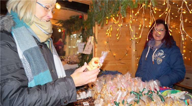 Diese Weihnachtsplätzchen konnteman sich direkt am Stand schmecken lassen.Die Vielfalt der Leckereien machte das Aussuchen schwer.
