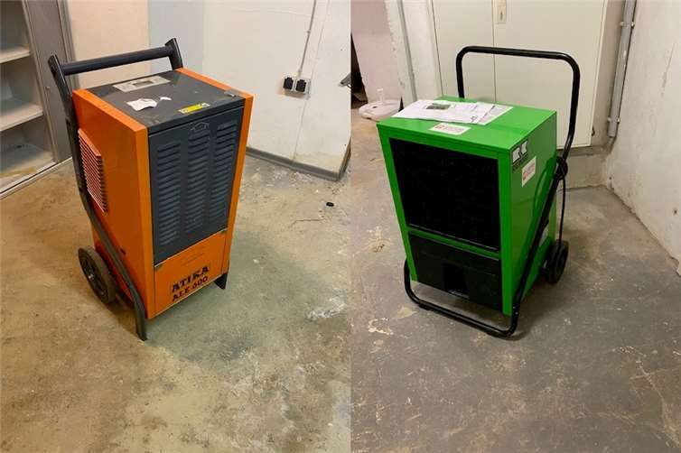 Diese beiden Bautrockner-Modelle wurden ausgeliehen. Die Caritas in Ahrweiler bittet darum, diese wieder zurückzugeben. Fotos: Lena Schmickler