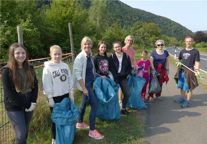 Diese gut aufgelegte Truppe war entlang des Ellenz-Poltersdorfer Moselufers unterwegs.