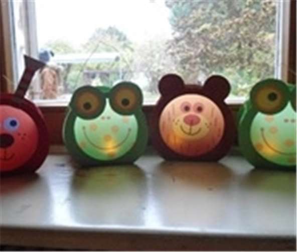 Diese schönen Laternen konnte man in einem Fenster leuchten sehen. Foto: privat