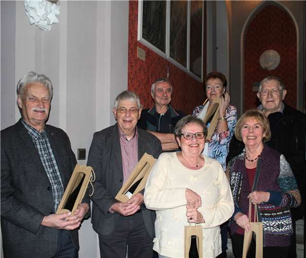 Diese und weitere Vereinsmitglieder wurden für ihre Unterstützung geehrt.