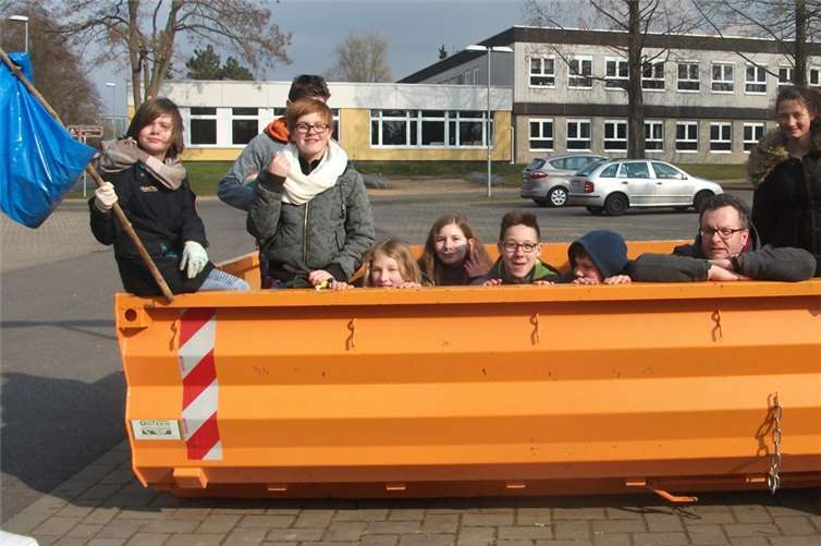 Dieser Container sollte gefüllt werden. privat