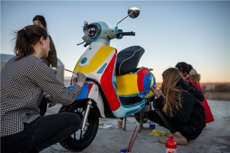 Dieser E-Roller kann nun bis Samstag, 19.03. ersteigert werden.  Foto: Rene Dolff